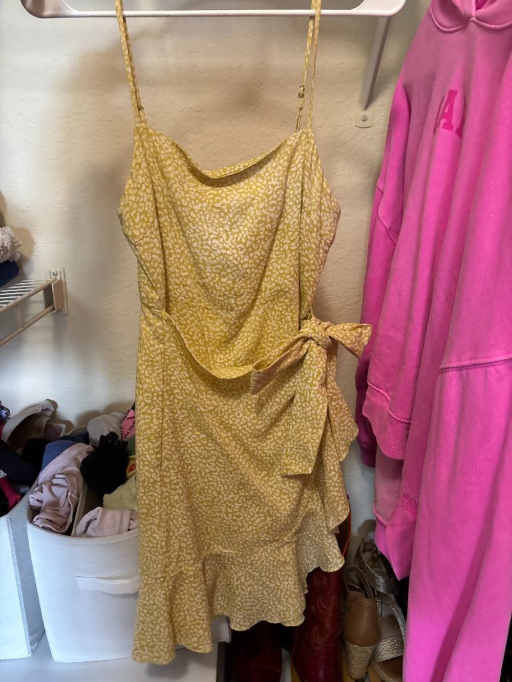 Light yellow cheetah pattern Rumor site tie dress Size 8 (small)